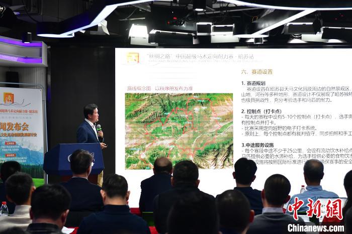 在攻防两端