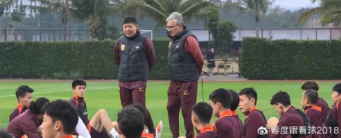 类似的教练