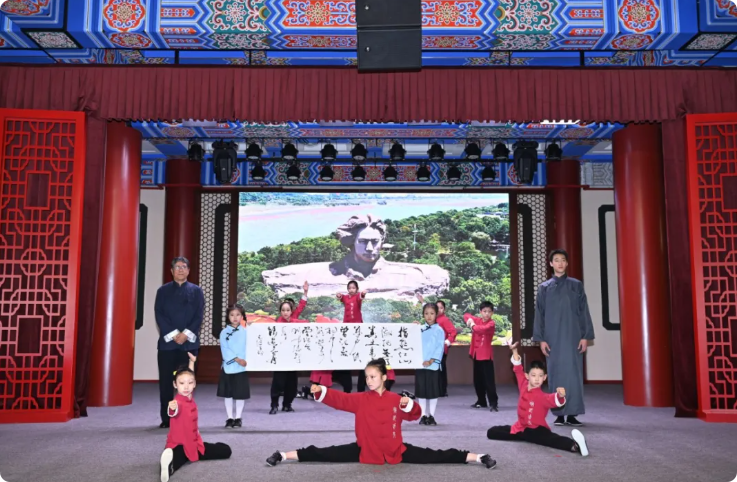 色逐漸退出