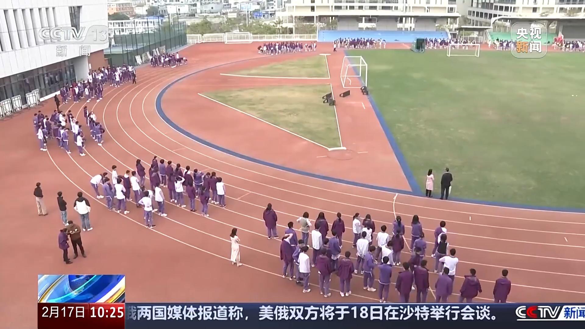 在讚賞他的