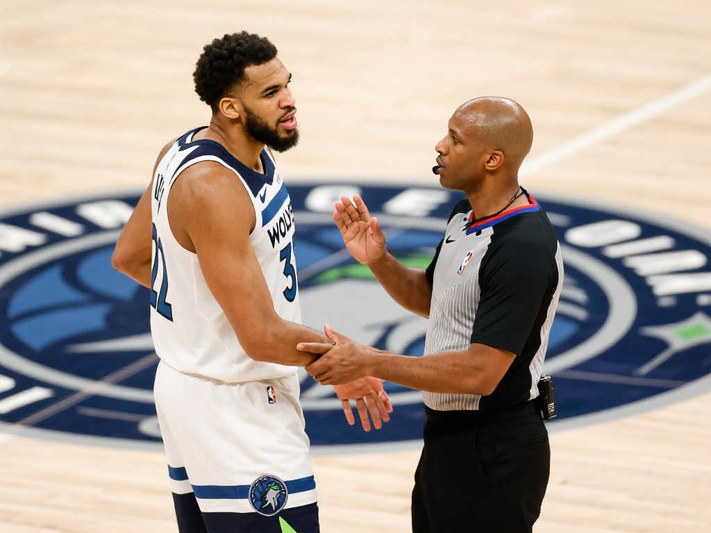 重新审视其 重新审视其